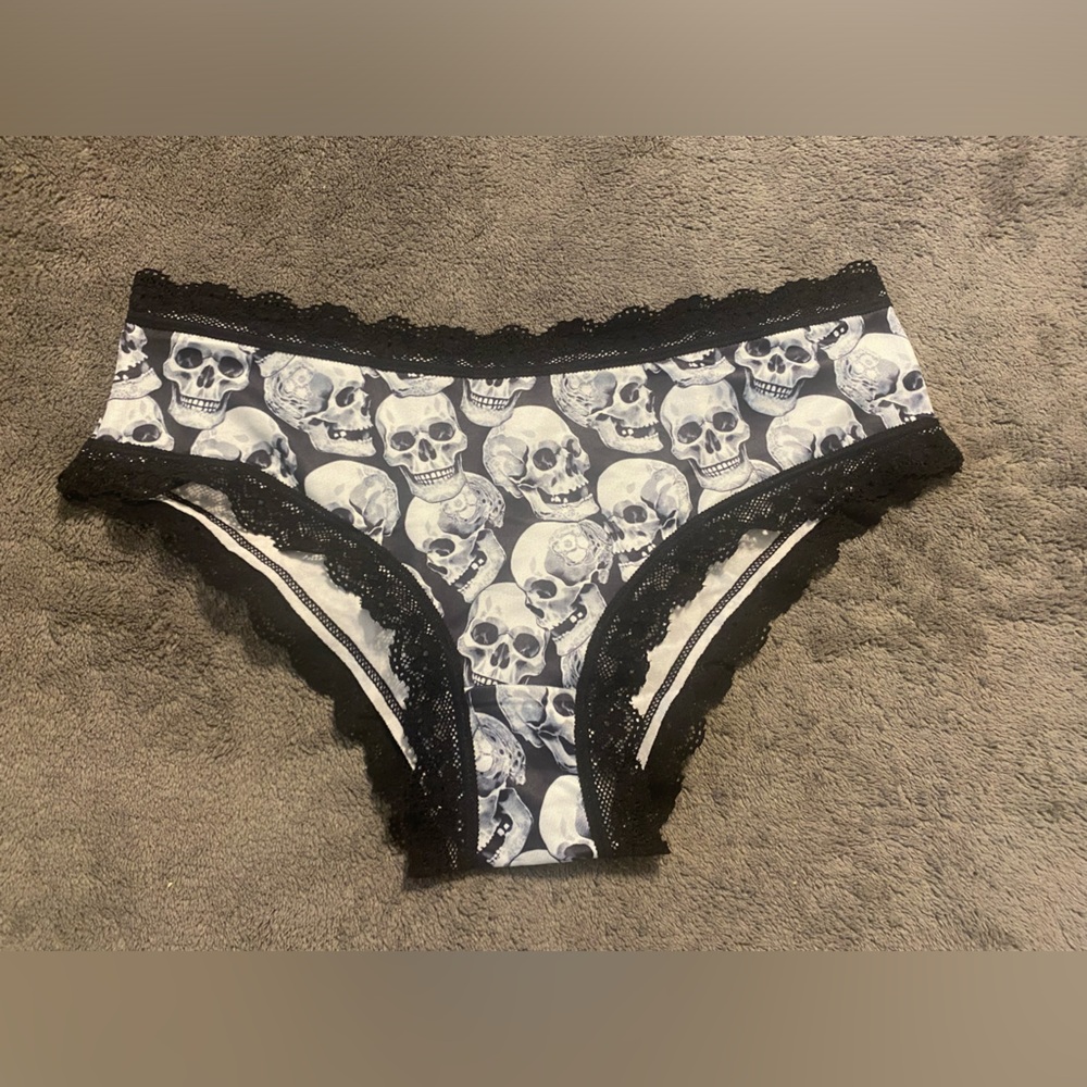 Skull Print Lace Trim Panties NEW